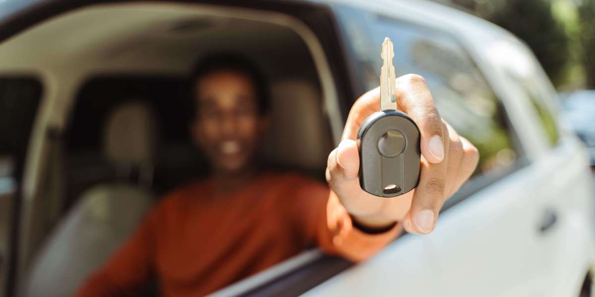 The Role and Importance of Mobile Car Locksmiths in Modern Automotive Security