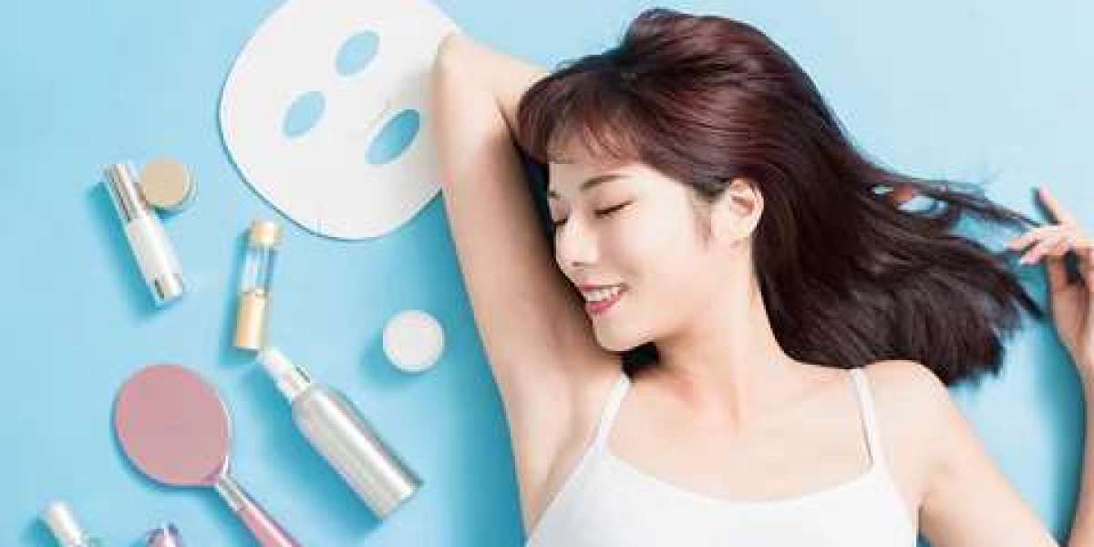 Japanese vs. Korean Skincare Routine: Expert Guide in 2025